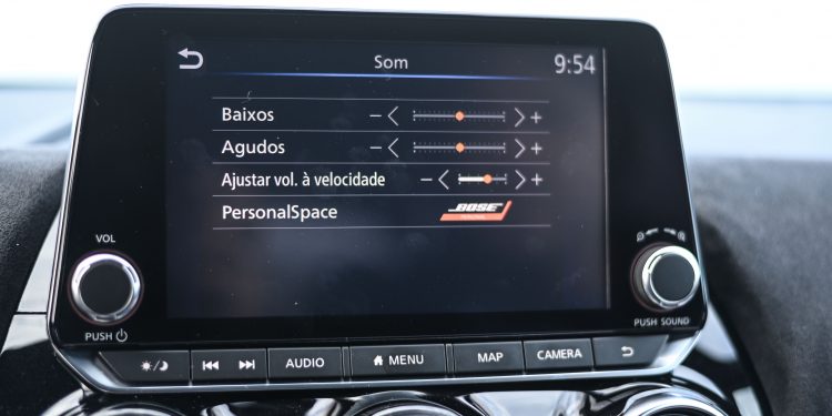 Nissan JUKE 1.0 DCT7: Distinção de olhos em bico! 39 Nissan JUKE 1.0 DCT7: Distinção de olhos em bico! 39