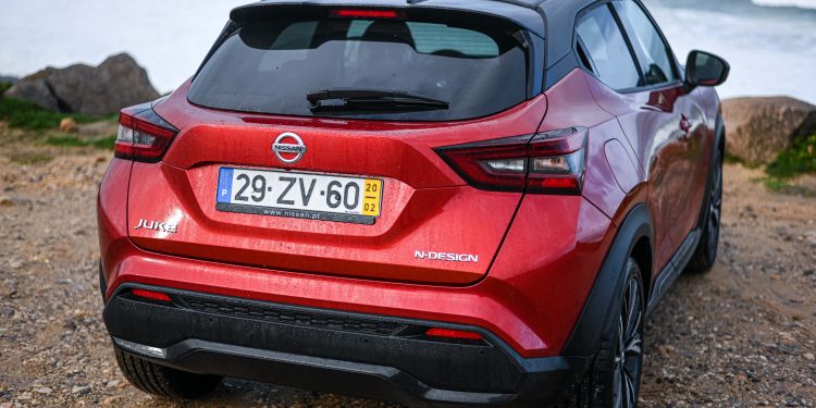 Nissan JUKE 1.0 DCT7: Distinção de olhos em bico! 33 Nissan JUKE 1.0 DCT7: Distinção de olhos em bico! 33