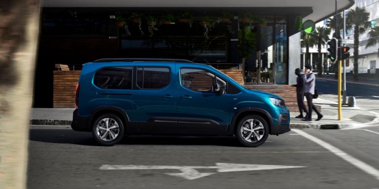 Novo Peugeot e-Rifter agora 100% elétrico 14