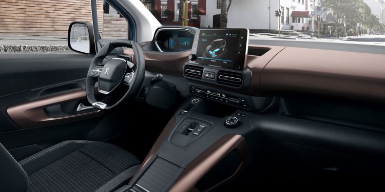 Novo Peugeot e-Rifter agora 100% elétrico 18