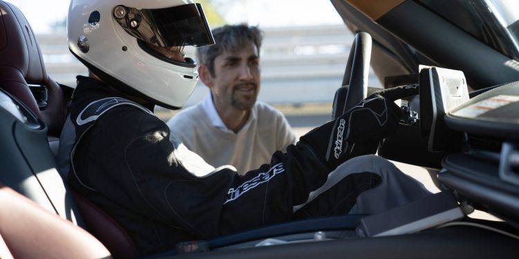 Nick Heidfeld testa o novo Pininfarina Battista! (Vídeo) 21