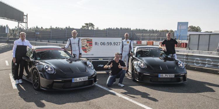 Porsche 911 992 GT3 acaba de ser revelado e já percorre Nurburgring em menos de 7 minutos! 32