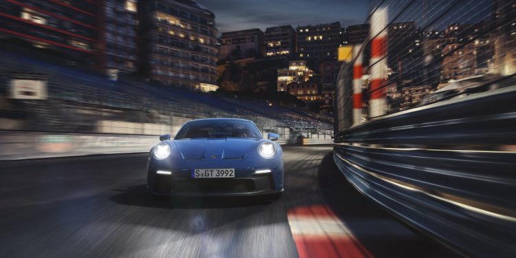 Porsche 911 992 GT3 acaba de ser revelado e já percorre Nurburgring em menos de 7 minutos! 38