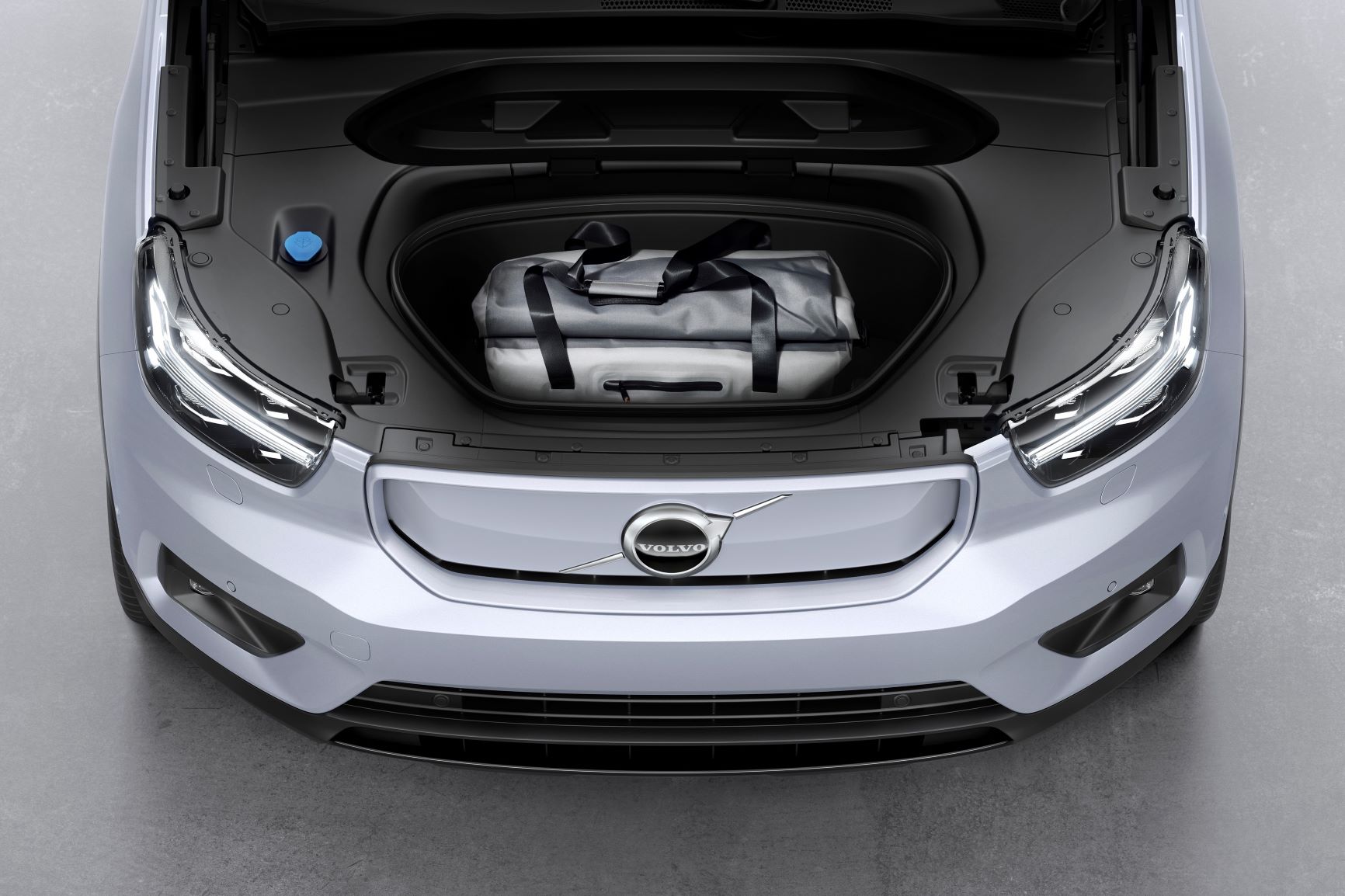 Novo Volvo XC40 Recharge 100% elétrico já disponível em Portugal 19