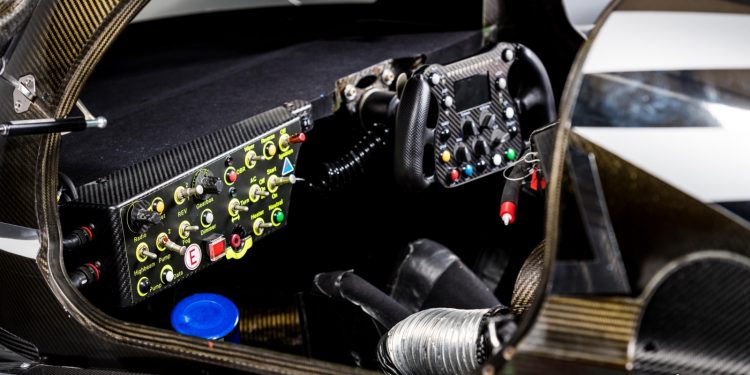 Comprar um Ícone de Le Mans? Este Audi R18 TDI Ultra está para venda! 19