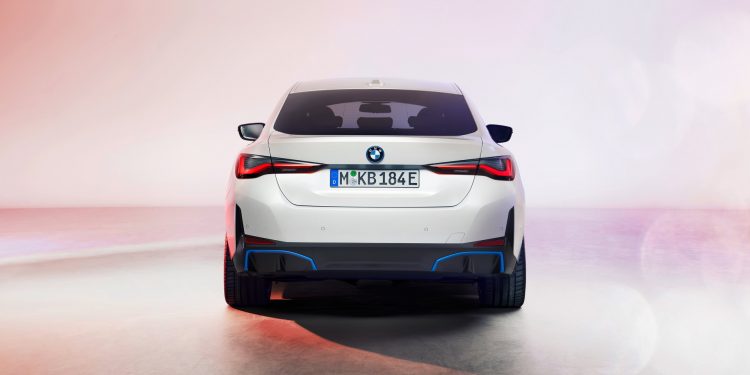 BMW i4 está a chegar com até 530cv e 590km de autonomia! 25