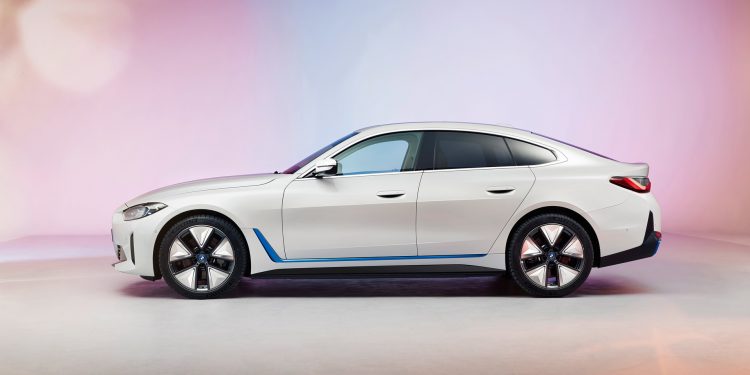 BMW i4 está a chegar com até 530cv e 590km de autonomia! 24