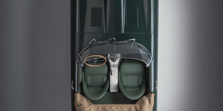 Jaguar Classic apresenta dois Jaguar E-TYPE 60 Collection Edition totalmente restaurados! 32