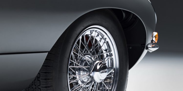 Jaguar Classic apresenta dois Jaguar E-TYPE 60 Collection Edition totalmente restaurados! 31