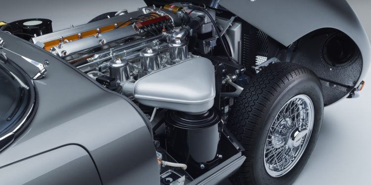 Jaguar Classic apresenta dois Jaguar E-TYPE 60 Collection Edition totalmente restaurados! 27