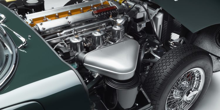 Jaguar Classic apresenta dois Jaguar E-TYPE 60 Collection Edition totalmente restaurados! 24