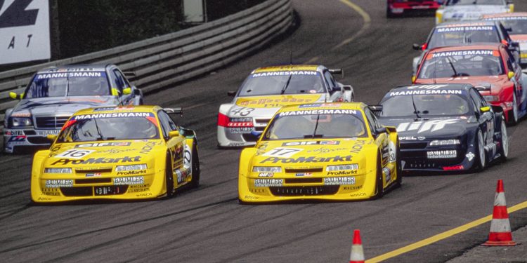 Opel celebra 25 anos da vitória do Calibra no Campeonato Internacional de Turismos 19