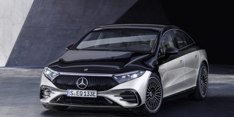 Mercedes-EQ apresenta a primeira limousine de luxo totalmente elétrica EQS (video) 22