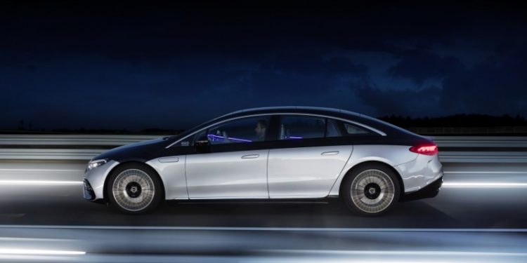 Mercedes-EQ apresenta a primeira limousine de luxo totalmente elétrica EQS (video) 27