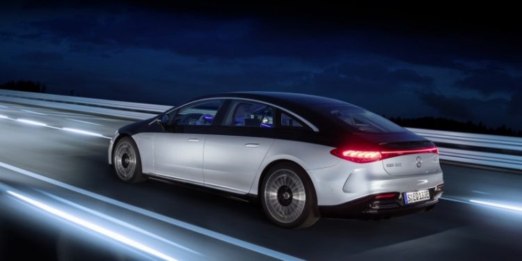 Mercedes-EQ apresenta a primeira limousine de luxo totalmente elétrica EQS (video) 28