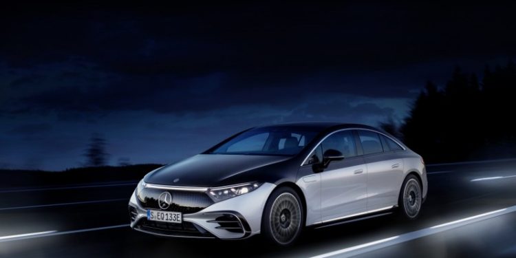 Mercedes-EQ apresenta a primeira limousine de luxo totalmente elétrica EQS (video) 29