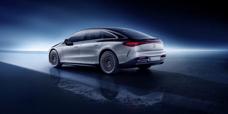 Mercedes-EQ apresenta a primeira limousine de luxo totalmente elétrica EQS (video) 31