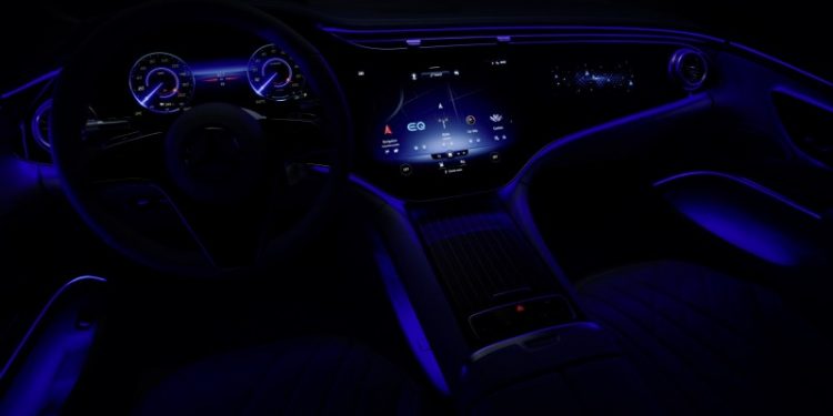 Mercedes-EQ apresenta a primeira limousine de luxo totalmente elétrica EQS (video) 36