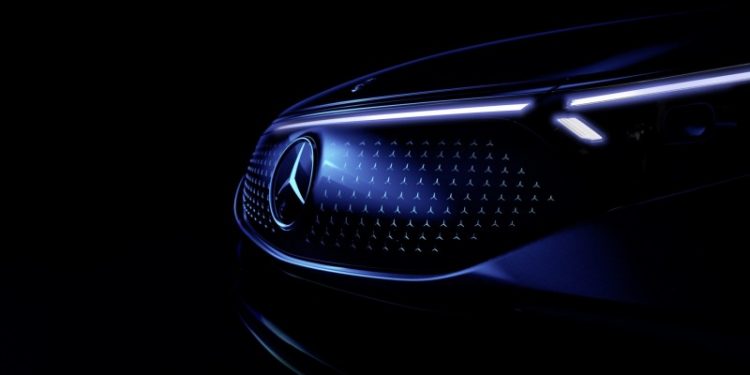 Mercedes-EQ apresenta a primeira limousine de luxo totalmente elétrica EQS (video) 43