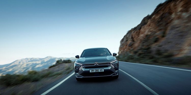 Citroën apresenta o C5 X, o seu novo topo de gama 17