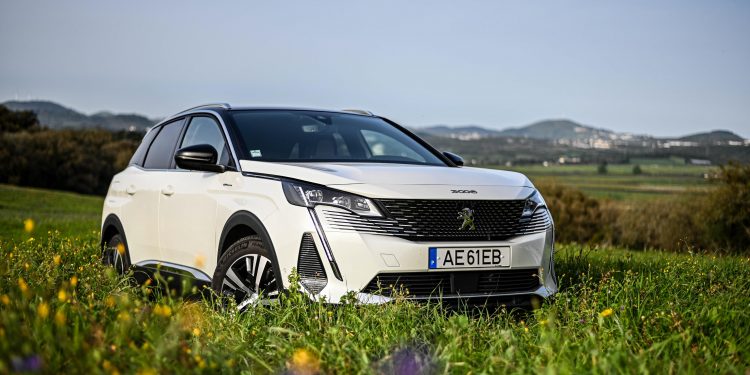 Peugeot 3008 GT Hybrid4: Leão endiabrado! 64 Peugeot 3008 GT Hybrid4: Leão endiabrado! 64