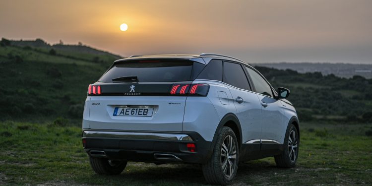 Peugeot 3008 GT Hybrid4: Leão endiabrado! 38 Peugeot 3008 GT Hybrid4: Leão endiabrado! 38