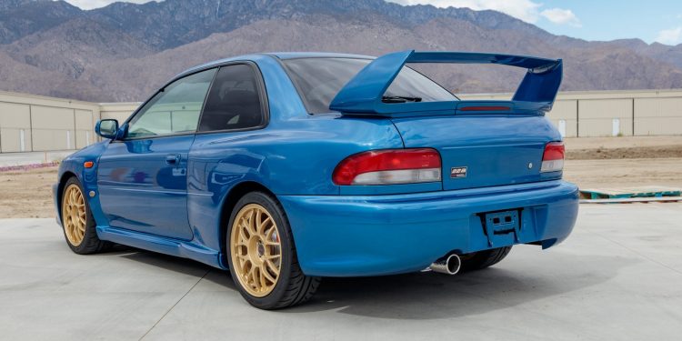 Este Subaru Impreza 22B STi está à venda! 20