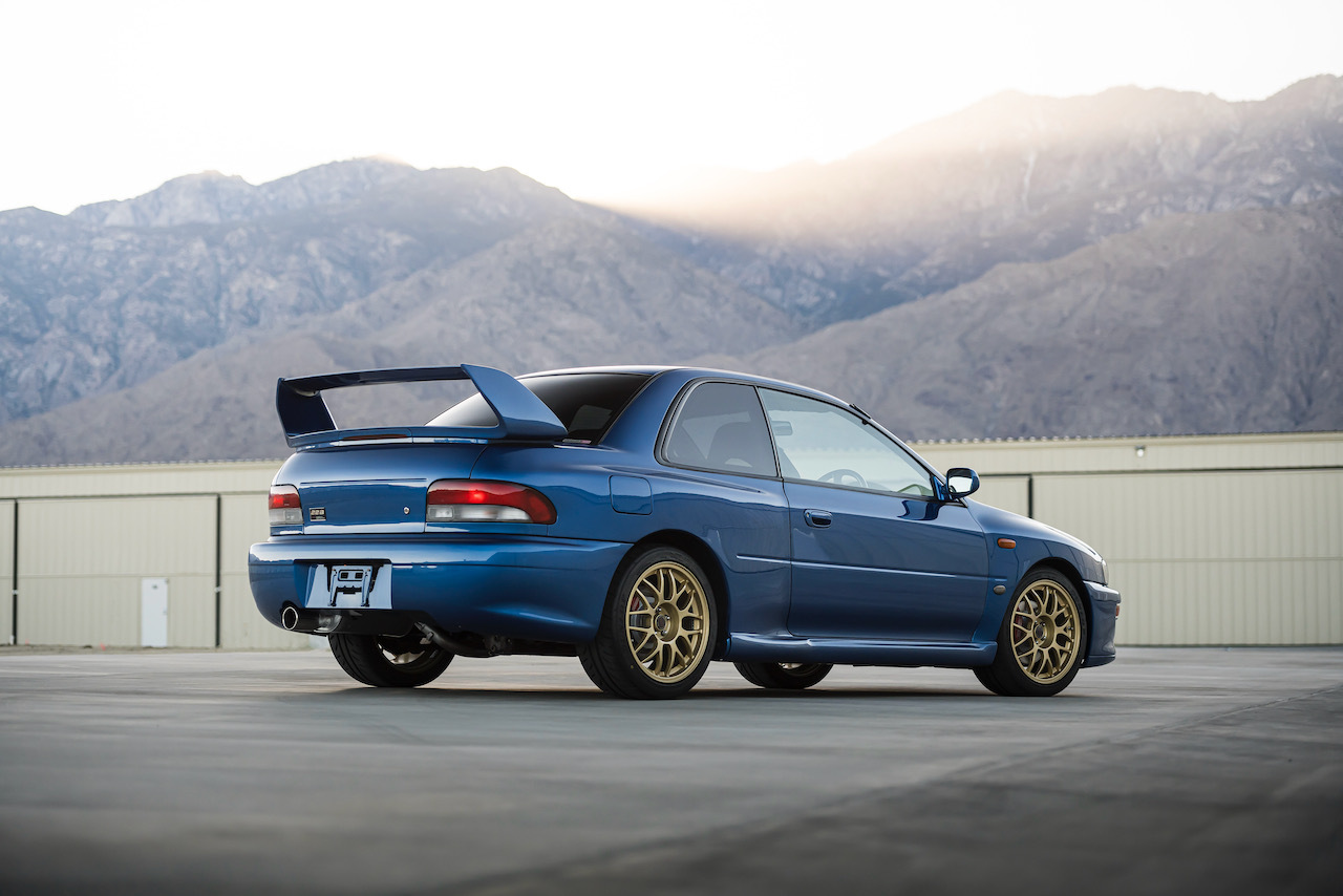 Este Subaru Impreza 22B STi está à venda! 15