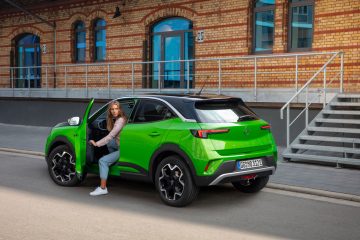 Opel marca presença em dois importantes eventos nacionais de mobilidade elétrica e oferece ‘wall box’ 16