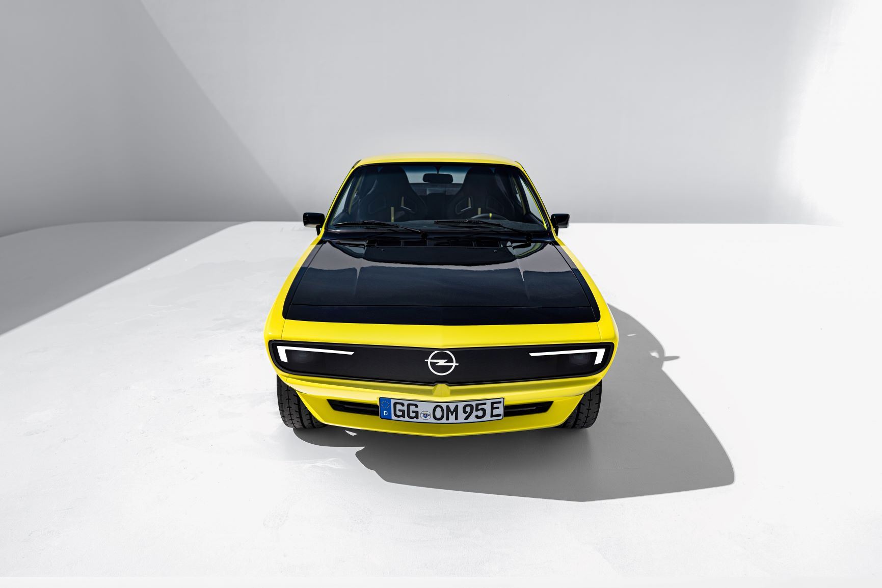 O primeiro ElektroMOD da Opel: o Manta está de volta! (vídeo) 21