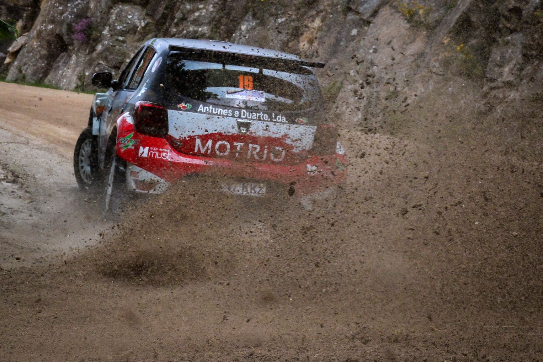 Gil Antunes melhor Rally2 Kit no Rali Terras D’Aboboreira 16