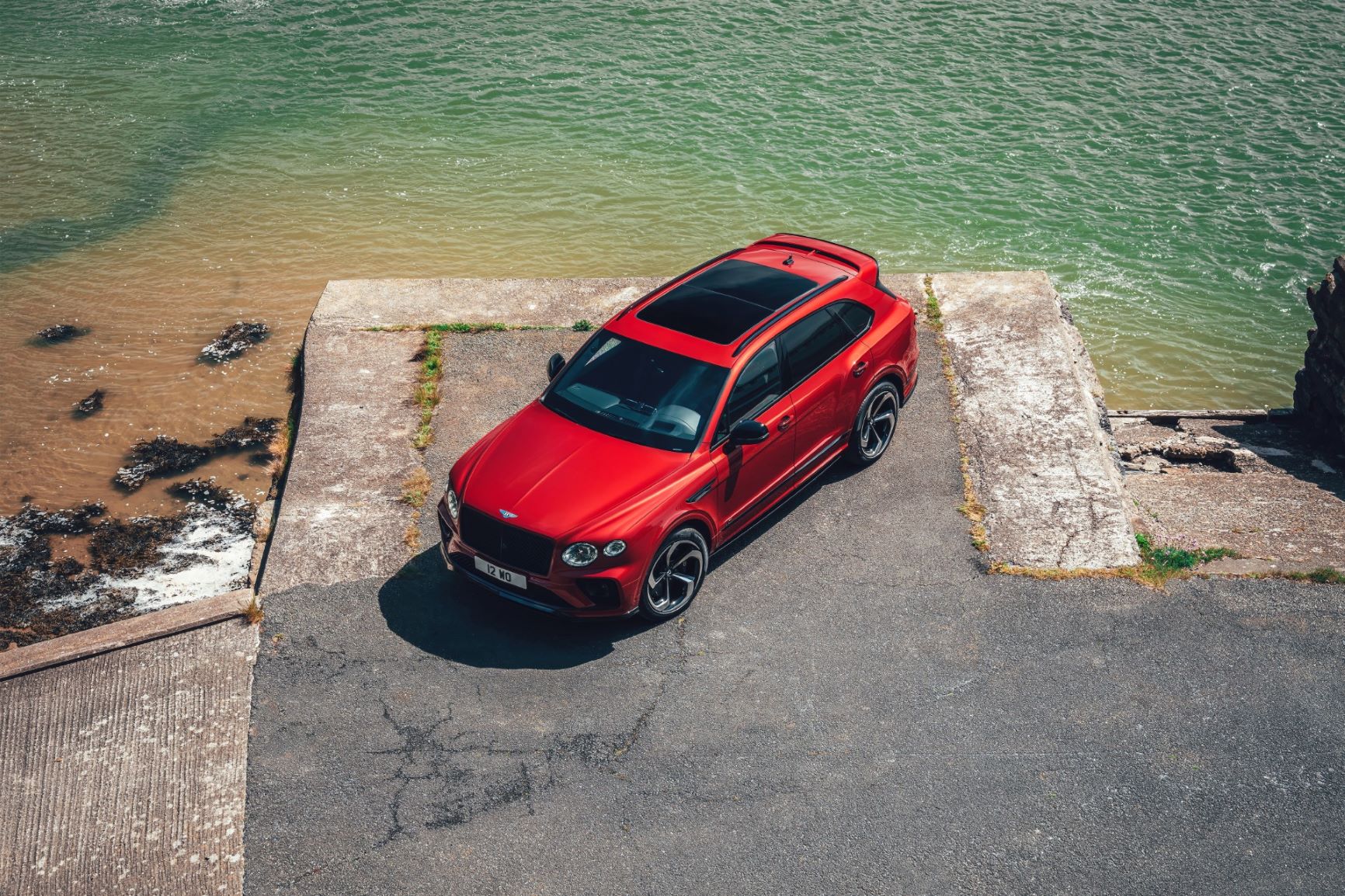 Bentley Bentayga S - a versão mais desportiva da gama 18