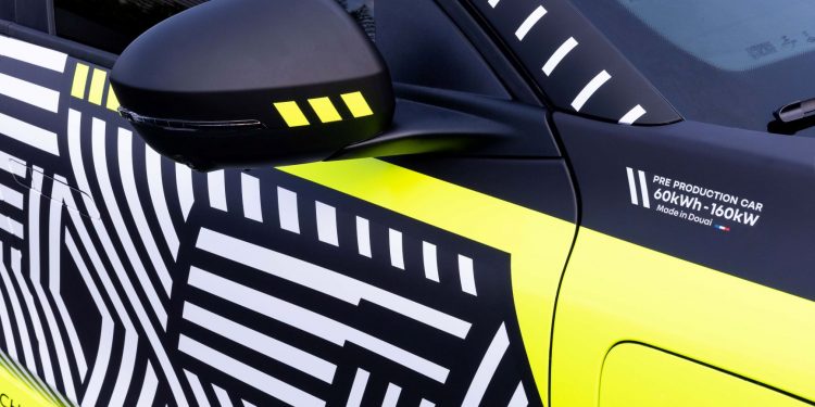 Novo MéganE começa a revelar a sua silhueta final 17