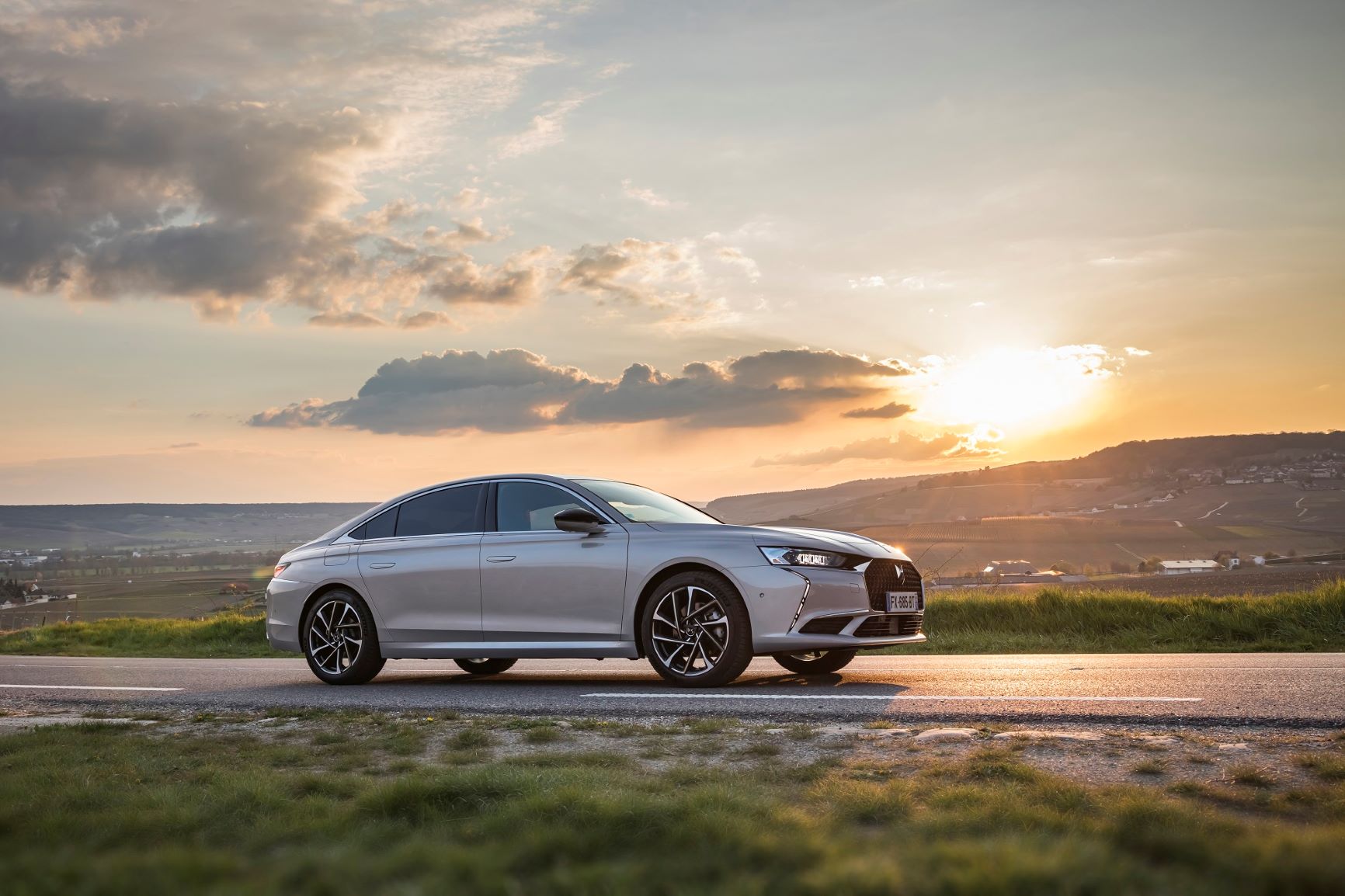 A DS Automobiles estreou um novo filme publicitário do DS 9 20