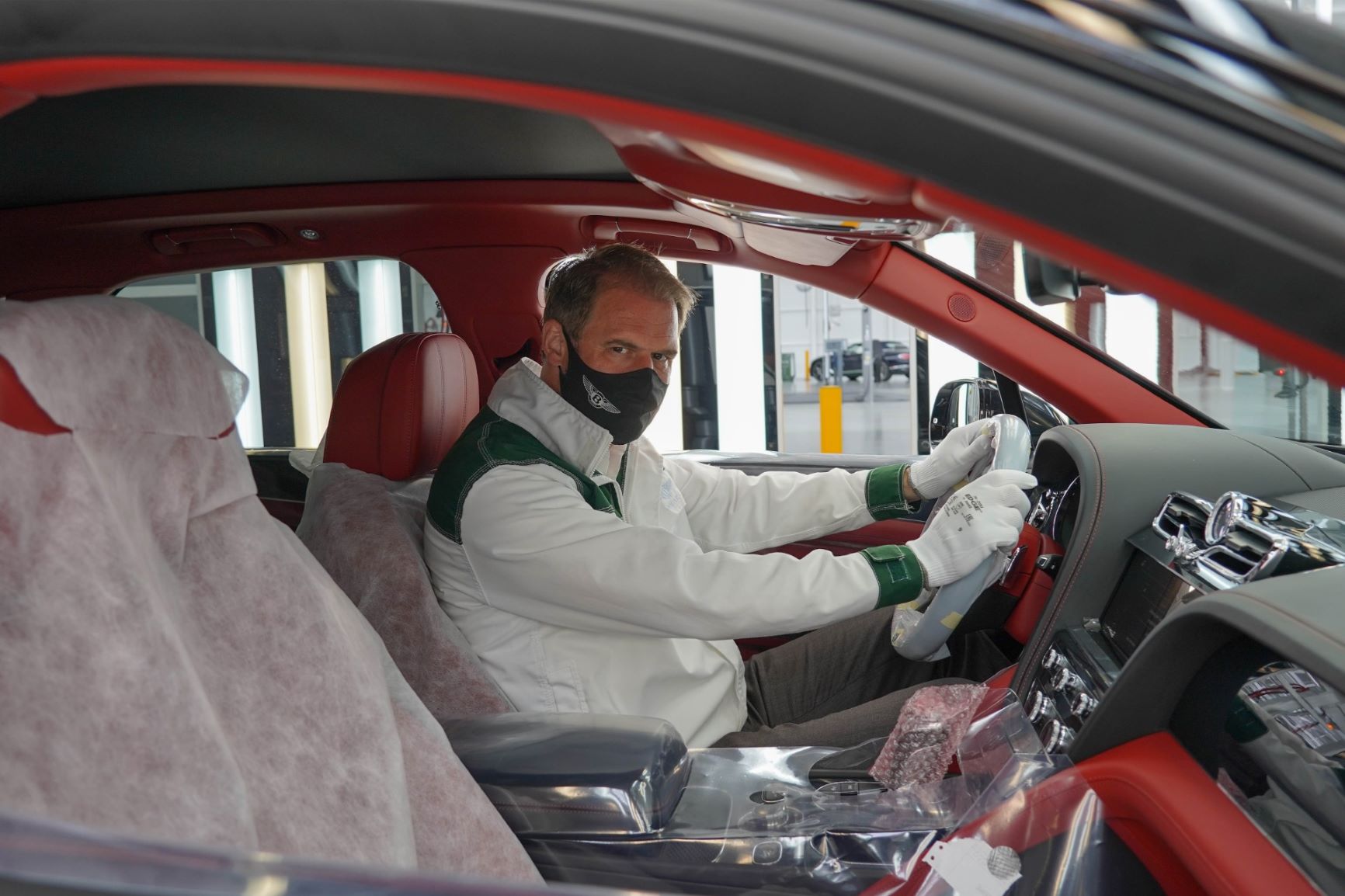 Bentley inaugura novo Centro de Excelência na fábrica de Crewe (vídeo) 20