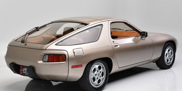 Este Porsche 928 foi conduzido por Tom Cruise e agora pode ser teu! 17
