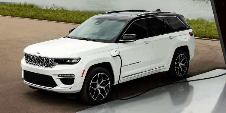 Marca Jeep® celebra 80 Anos na construção de um presente e um futuro elétricos 22