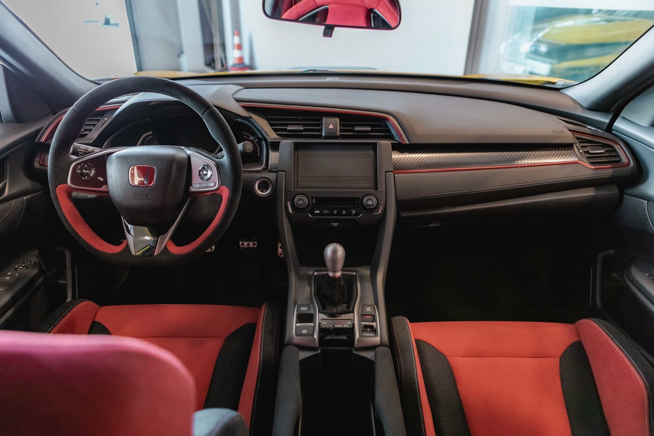 Honda Civic Type R Limited Edition já circula nas estradas portuguesas 18