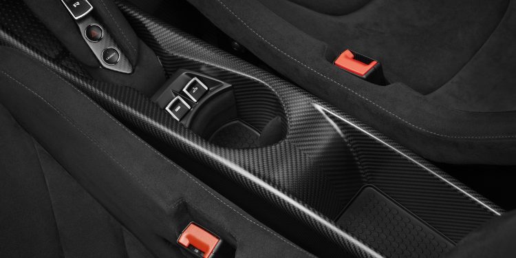 Mclaren revela o novo Mclaren 765LT Spider! 47