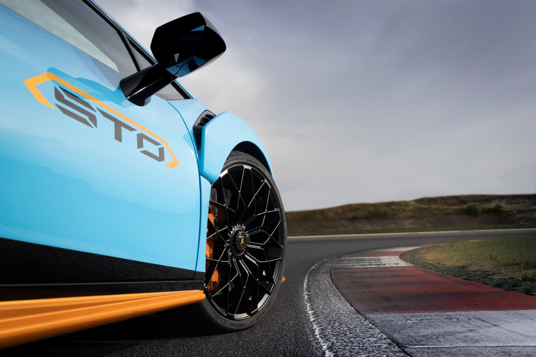 Da pista para a estrada: o Lamborghini Huracán STO marca presença no Algarve Summer Tour (vídeos) 18