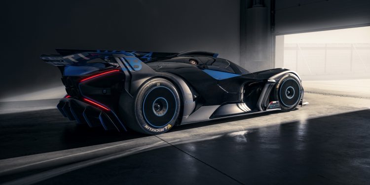 Bugatti Bolide pode chegar às linhas de produção como um Hiper Carro exclusivo de circuitos! (vídeo) 32 Bugatti Bolide pode chegar às linhas de produção como um Hiper Carro exclusivo de circuitos! (vídeo) 32