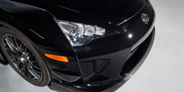 Lexus LFA Nurburgring Edition pode ultrapassar os 900.000€ em leilão! 23 Lexus LFA Nurburgring Edition pode ultrapassar os 900.000€ em leilão! 23