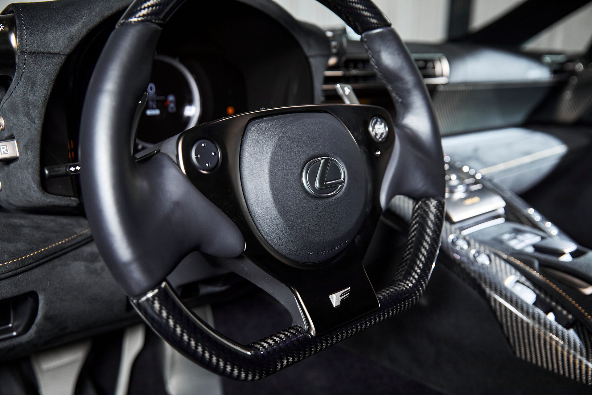 Lexus LFA Nurburgring Edition pode ultrapassar os 900.000€ em leilão! 16 Lexus LFA Nurburgring Edition pode ultrapassar os 900.000€ em leilão! 16