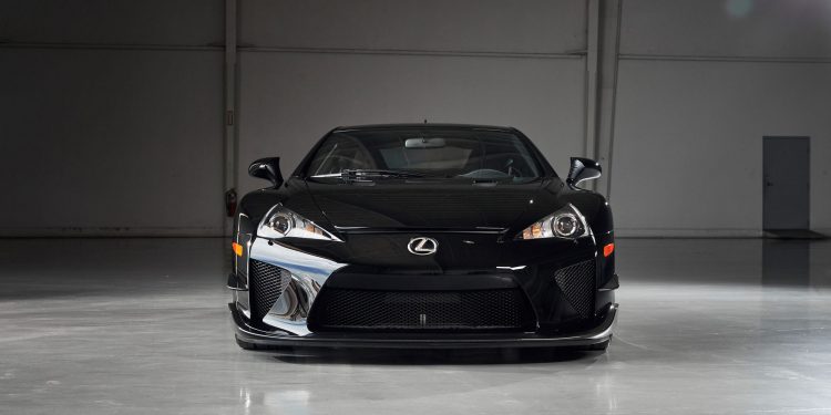 Lexus LFA Nurburgring Edition pode ultrapassar os 900.000€ em leilão! 26 Lexus LFA Nurburgring Edition pode ultrapassar os 900.000€ em leilão! 26