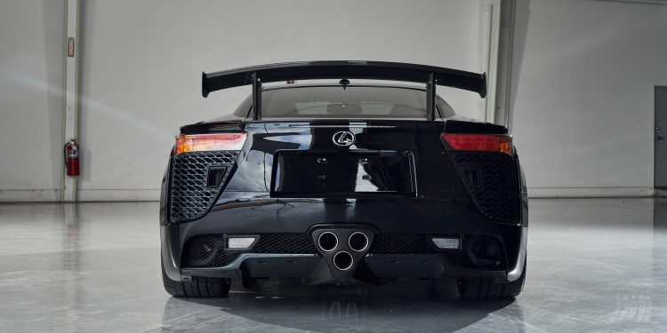 Lexus LFA Nurburgring Edition pode ultrapassar os 900.000€ em leilão! 25 Lexus LFA Nurburgring Edition pode ultrapassar os 900.000€ em leilão! 25