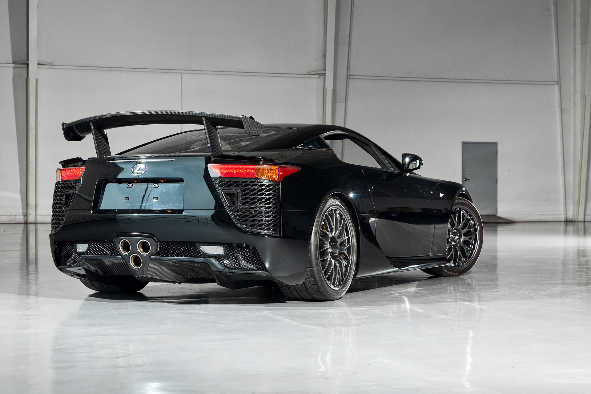 Lexus LFA Nurburgring Edition pode ultrapassar os 900.000€ em leilão! 15 Lexus LFA Nurburgring Edition pode ultrapassar os 900.000€ em leilão! 15