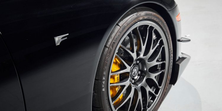 Lexus LFA Nurburgring Edition pode ultrapassar os 900.000€ em leilão! 24 Lexus LFA Nurburgring Edition pode ultrapassar os 900.000€ em leilão! 24