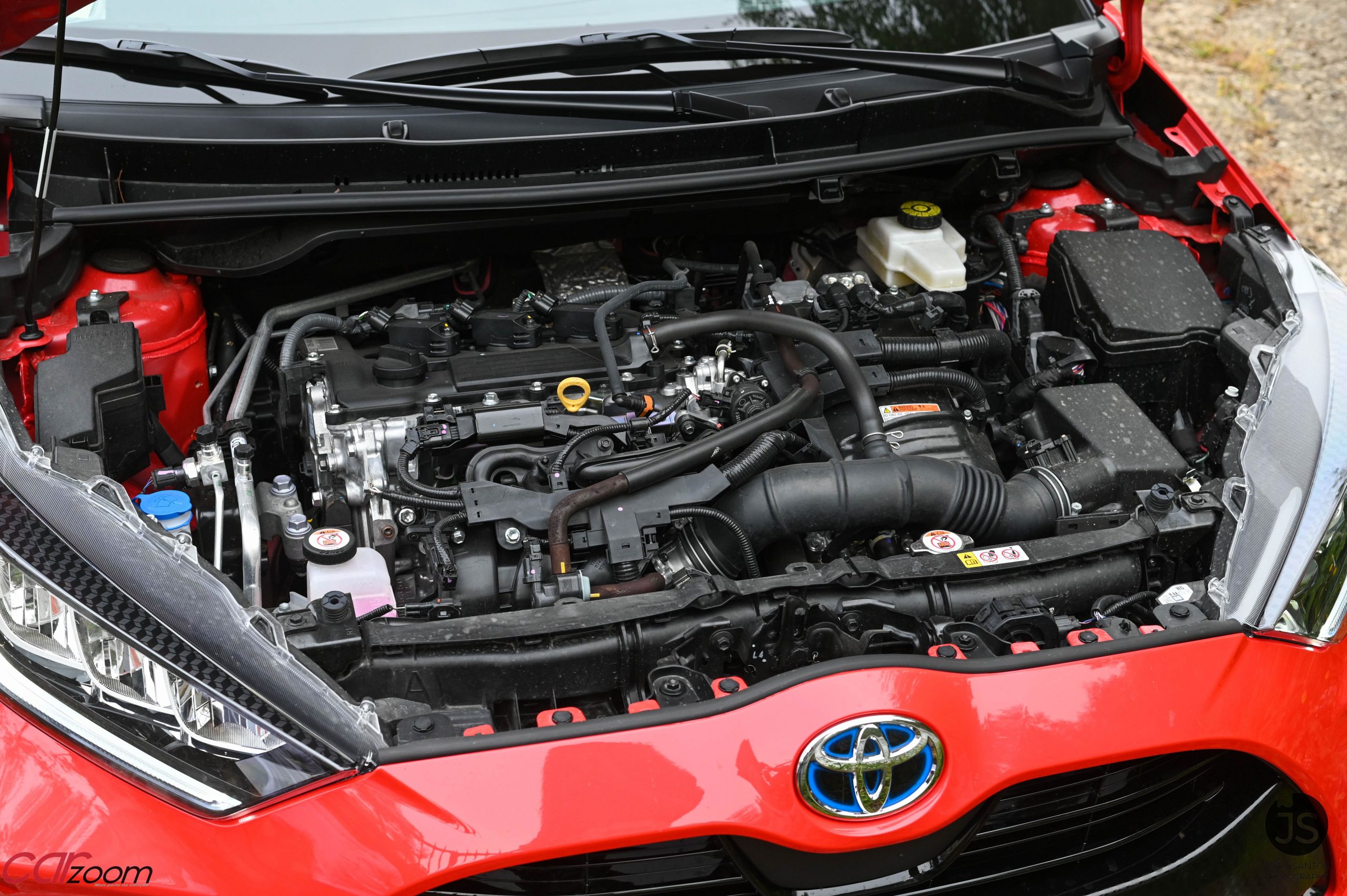 TOYOTA YARIS PREMIER EDITION 1.5 Hybrid: Um híbrido com alma! 28