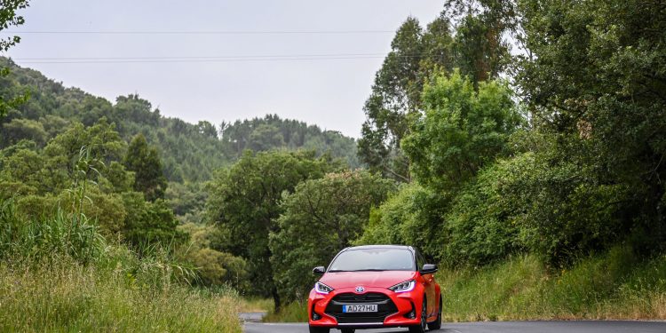 TOYOTA YARIS PREMIER EDITION 1.5 Hybrid: Um híbrido com alma! 31