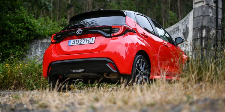TOYOTA YARIS PREMIER EDITION 1.5 Hybrid: Um híbrido com alma! 48